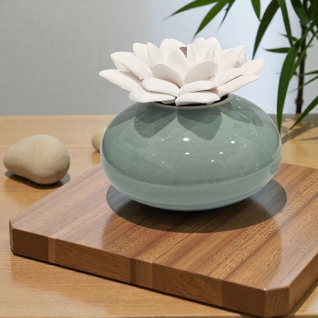 Watermelon flower diffuser gift box with fragrance bottle and white sola flower